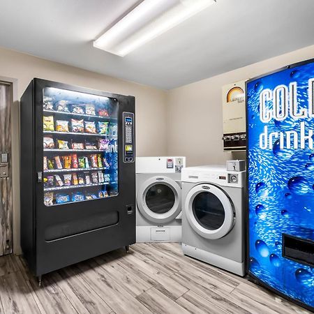 Super 8 By Wyndham Dickson Hotel Ngoại thất bức ảnh