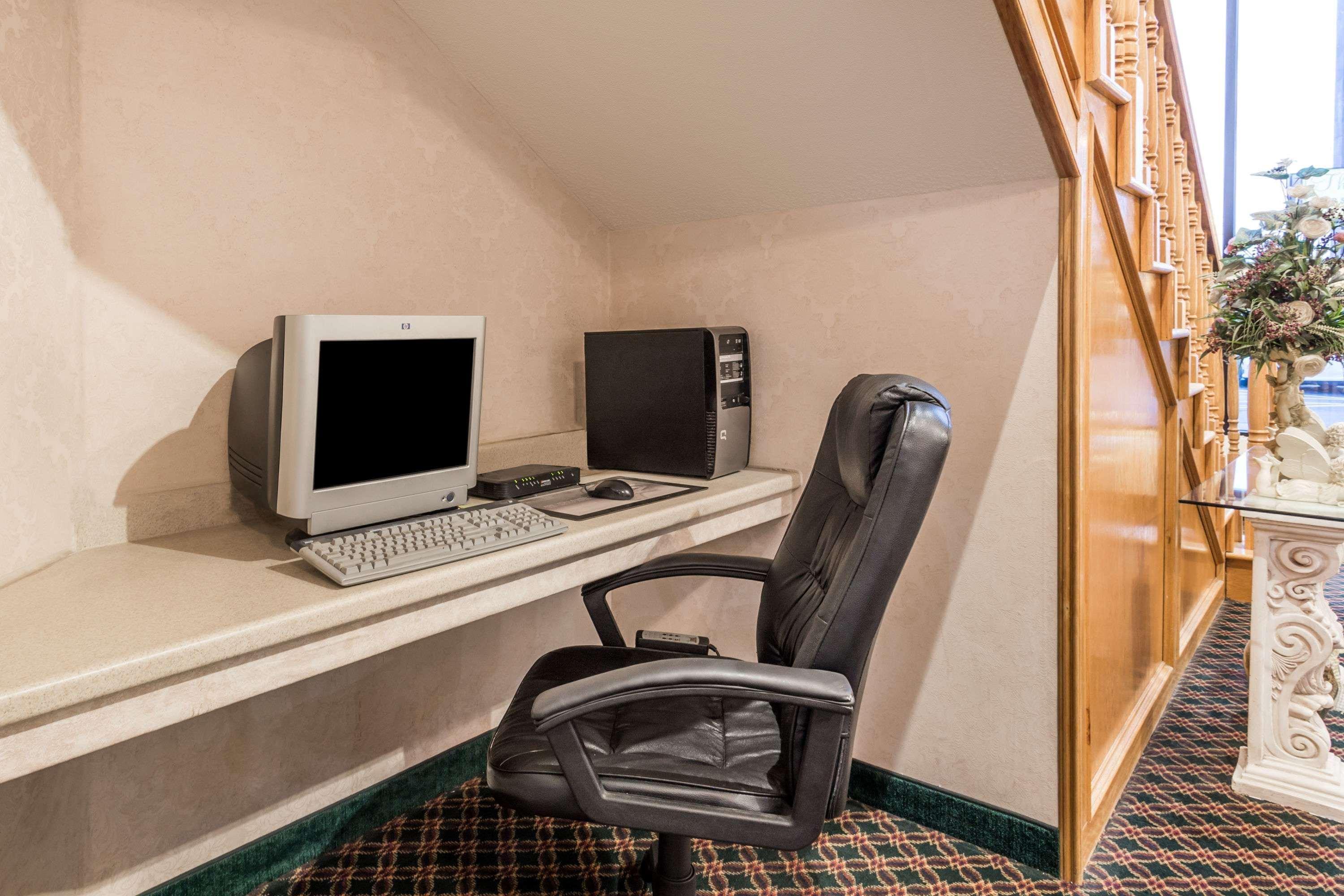 Super 8 By Wyndham Dickson Hotel Ngoại thất bức ảnh