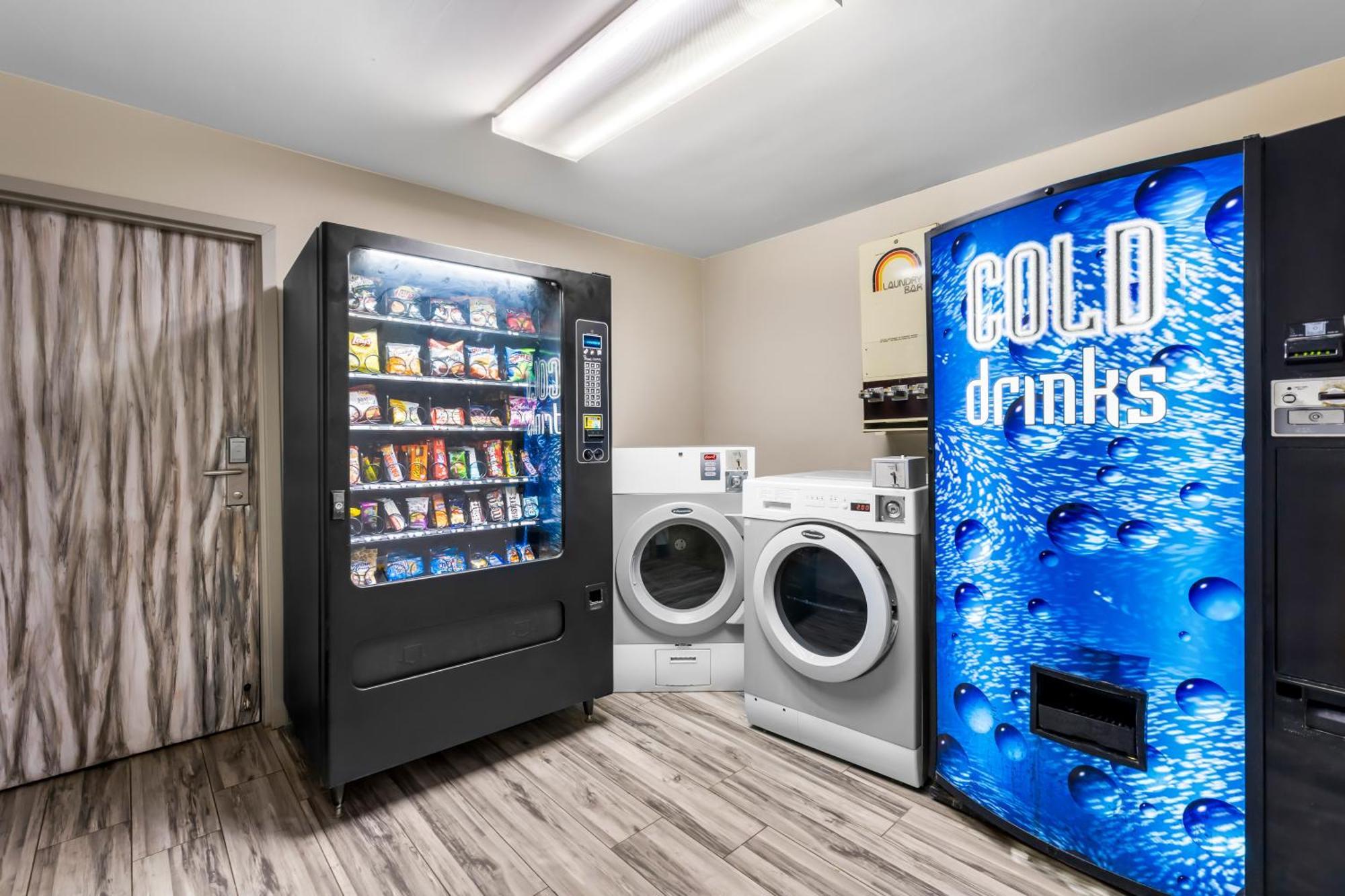 Super 8 By Wyndham Dickson Hotel Ngoại thất bức ảnh