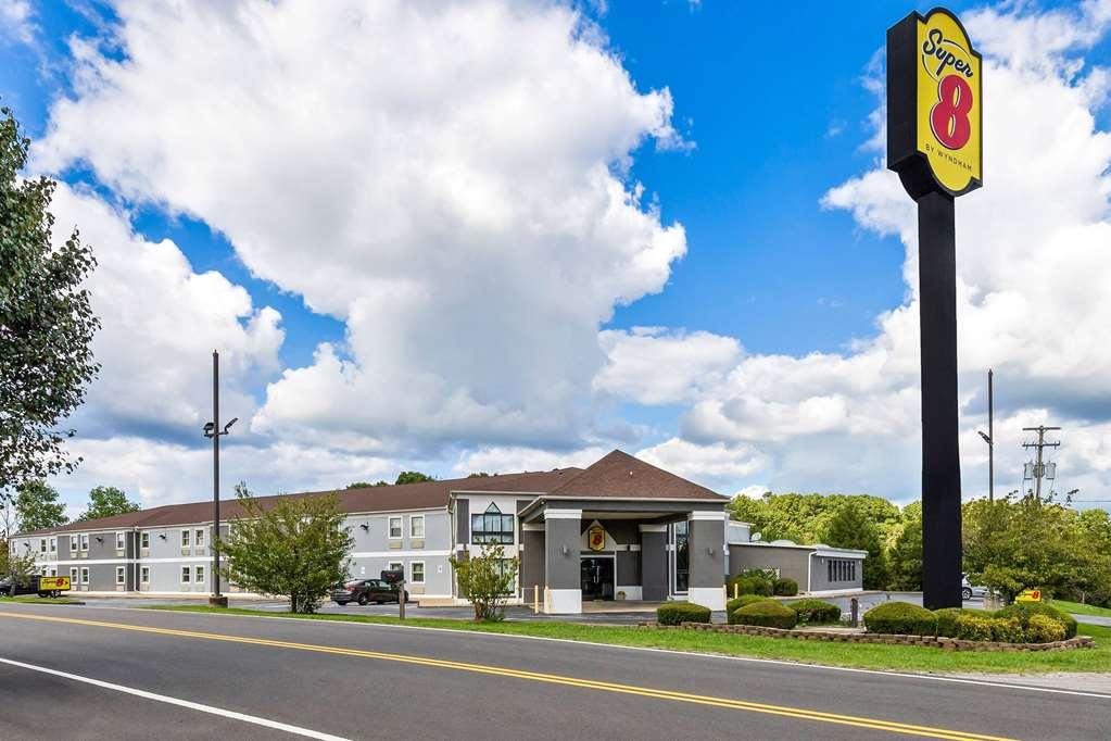 Super 8 By Wyndham Dickson Hotel Ngoại thất bức ảnh